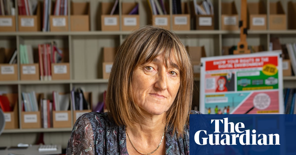 UK should act to stop children getting hooked on social media dopamine loops'