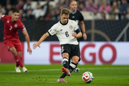 Trai Hume marca para a Irlanda do Norte em partida das Eliminatórias da Copa