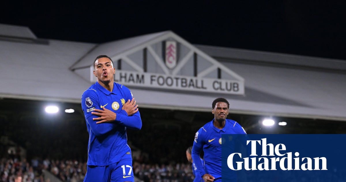 Palmer purrs but Sánchez shaky as Chelsea start with a win | Football Weekly video