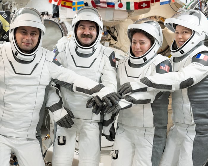 Four astronauts return to Earth from ISS after medical relief mission