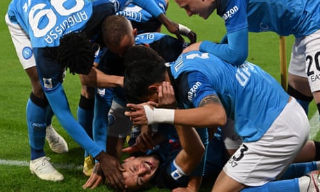 Rampant Napoli thrash Juventus to open up 10-point advantage in Serie A