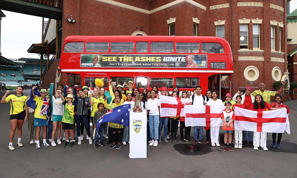 Cricket fans meet up in Sydney to promote the upcoming Women’s Ashes series