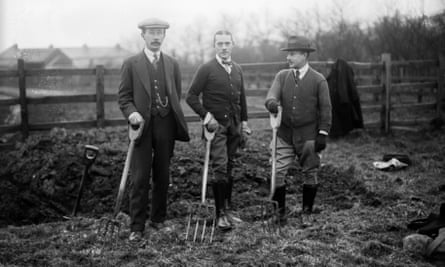 Allotment holders in Ilford, Essex during the first world war.