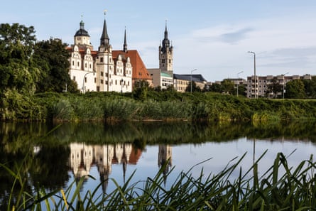 Residential Palace, also known as "Dessau City Palace", which was the residence of the princes and dukes of "Anhalt-Dessau". Today only the so-called "Johannbau" (former west wing and oldest part of the castle) remains. Next to the castle the Marienkirche and the tower of the town hall.