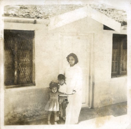 Arundhati Roy in 1963 in Ootacamund, with her mother and brother