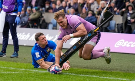 Duhan van der Merwe scores a try for Scotland.