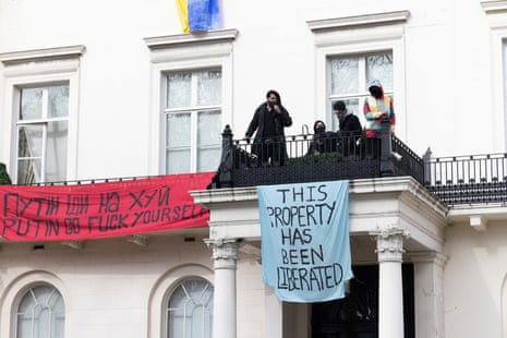 Squatters occuping a mansion reportedly belonging to Russian oligarch Oleg Deripaska in Belgravia, London, this morning.