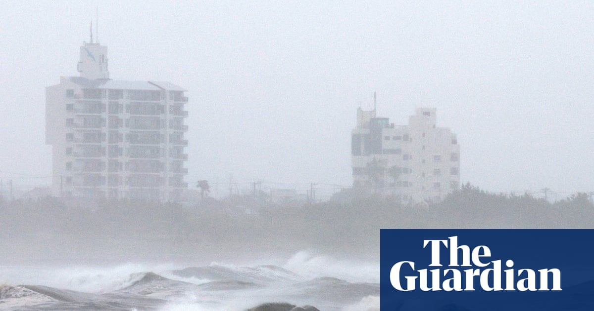 Typhoon Jangmi sweeps northwards leaving 23 injured in Japan Typhoon Jangmi sweeps northwards leaving 23 injured in Japan