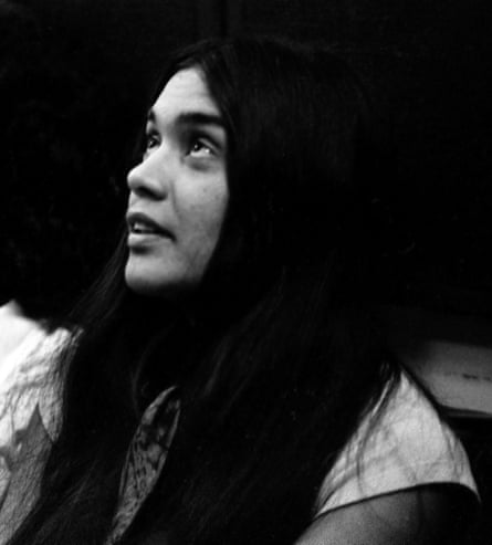Joyce Moreno in the studio, date unknown.