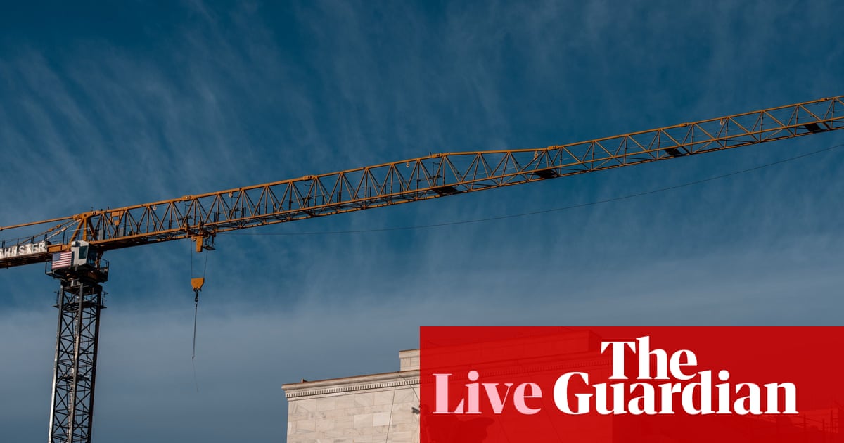 White House economic adviser says he expects there is ‘nothing to see’ in investigation into Powell – US politics live