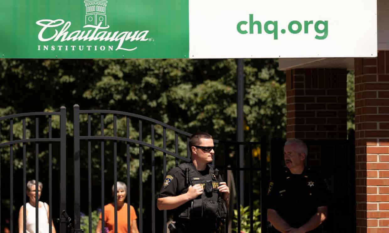 Police identify Salman Rushdie attack suspect as 24-year-old from New Jersey (theguardian.com)