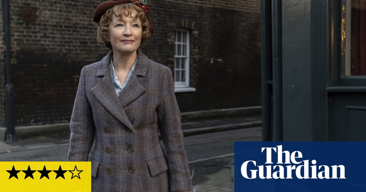 Mrs Harris Goes to Paris review – Lesley Manville charms in light soufflé