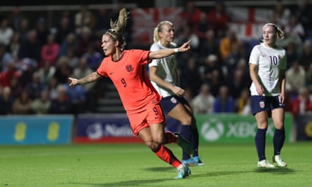 England end 2022 unbeaten but Norway fight to draw despite red card | Friendly matches 1 Rachel Daly walks away after opening the scoring.
