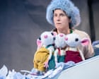 Snow Mouse: la marionetta natalizia che conquista il teatro Egg di Bath