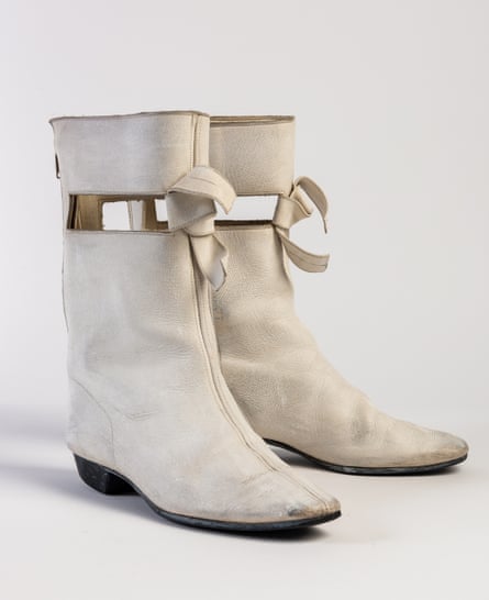 1966 Courrèges-style boots by Clarks