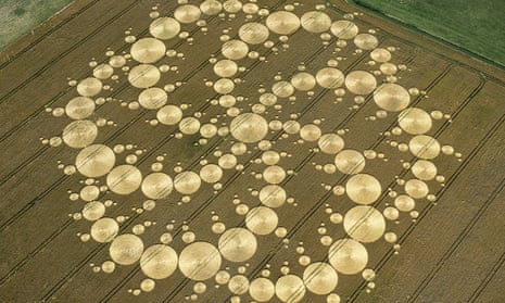 The ‘epic formation’ at Milk Hill, Wiltshire, in 2001, at the large-scale end of the crop circles that Michael Glickman analysed.