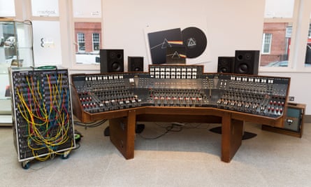 Pink Floyd S Dark Side Of The Moon Recording Console Heads To