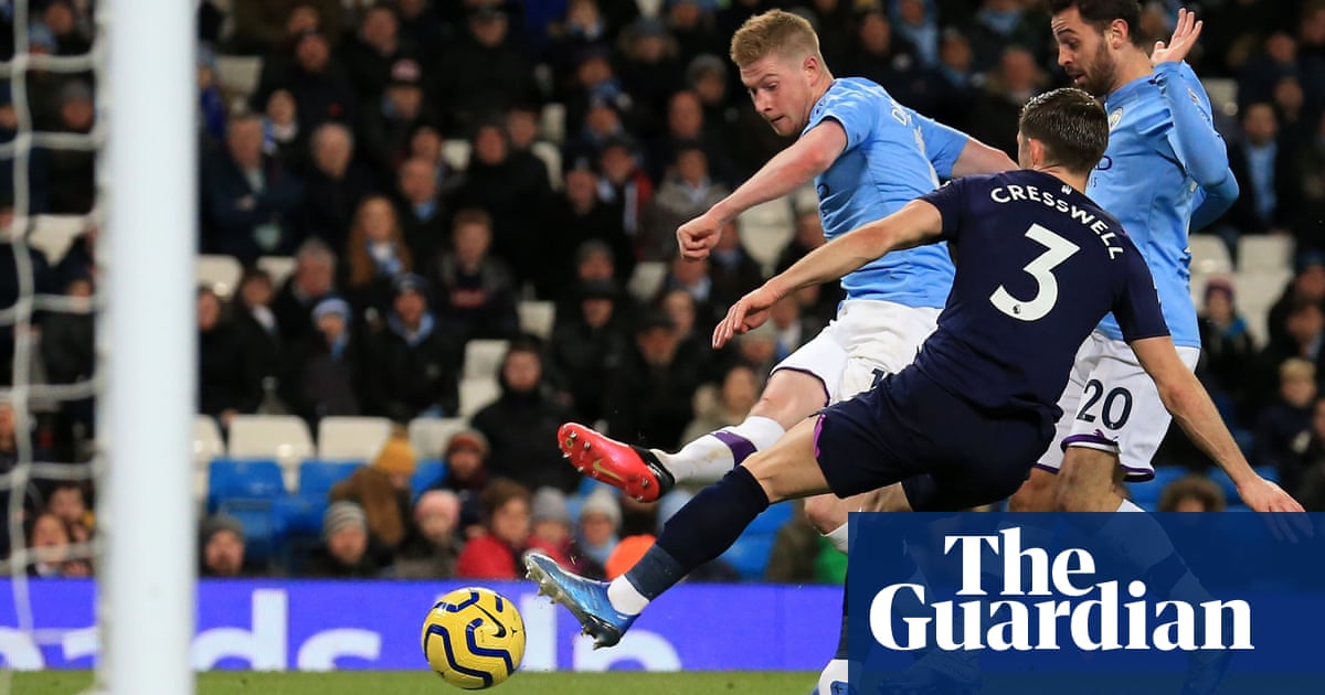 Manchester City coast to comfortable victory against West Ham