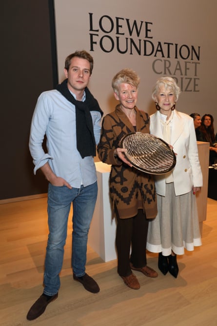 Strike a pose: Loewe creative director, Jonathan Anderson with the 2018 Loewe Craft Prize winner Jennifer Lee and Helen Mirren, who presented Lee with the award.