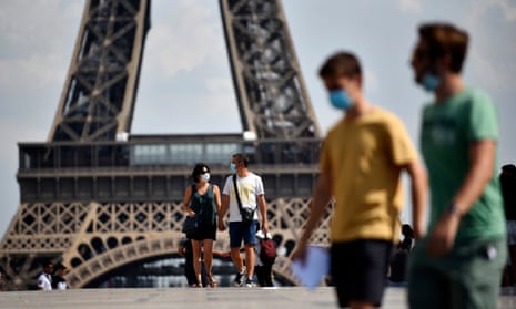 People wearing face masks in Paris