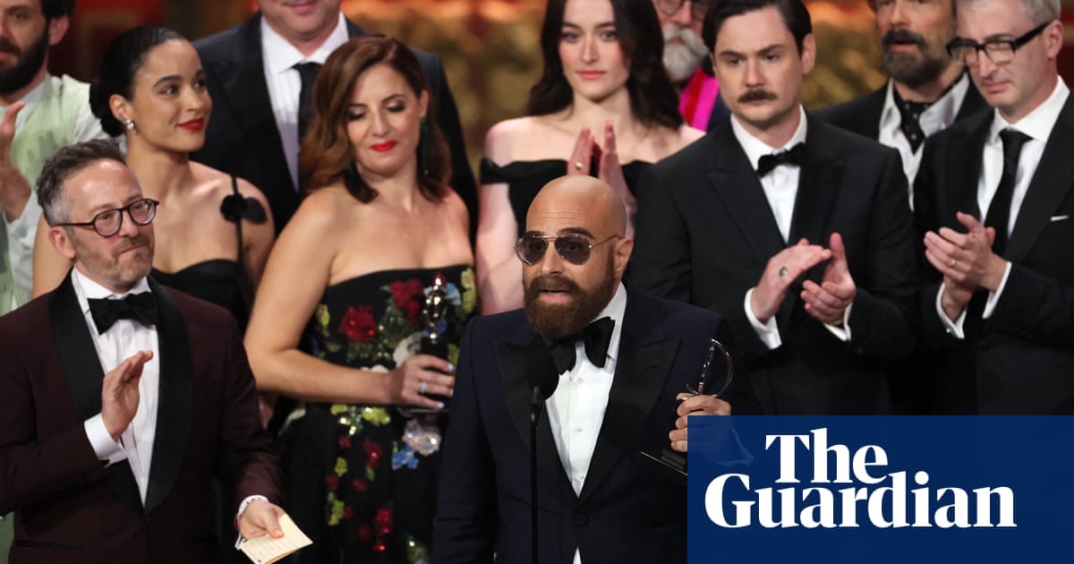 Tony Awards 2024: Stereoskopisch, urkomisch Wir rollen mit und Fremde gewinnen groß |  Tony Awards Tony Awards 2024: Stereoskopisch, urkomisch Wir rollen mit und Fremde gewinnen groß |  Tony Awards