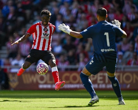 Simon Adingra playing for Sunderland against Real Betis in a pre-season friendly at the Stadium of Light.
