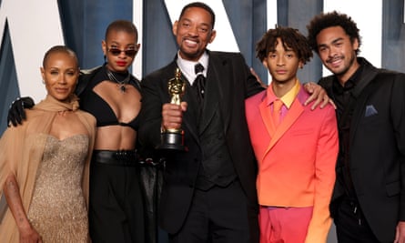 From left: Jada Pinkett Smith, Willow Smith, Will Smith, Jaden Smith and Trey Smith at the 2022 Vanity Fair Oscars party, March 27, 2022 in Beverly Hills