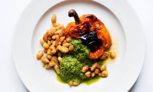 Roasted red pepper with cannellini beans and blended herbs