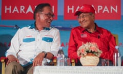 Anwar Ibrahim was once the protege of Malaysian prime minister Mahathir Mohamad before their relationship soured. 