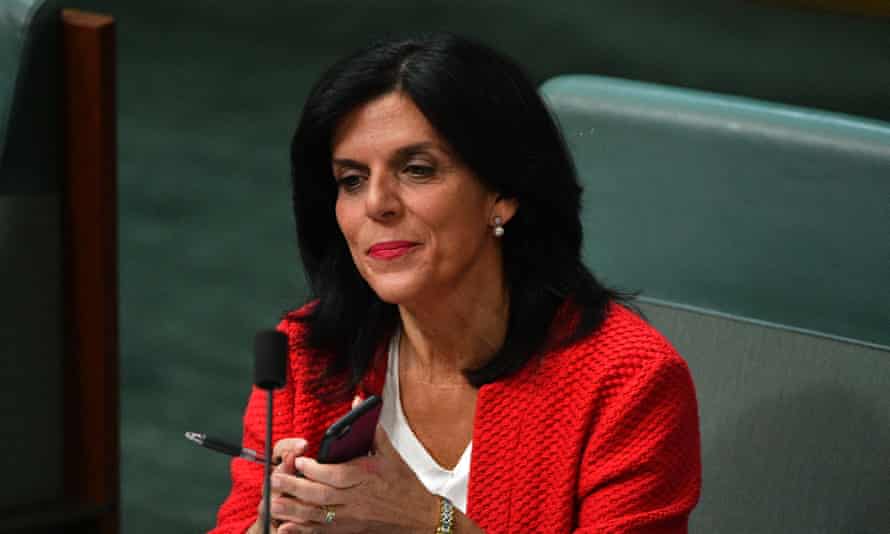 Julia banks