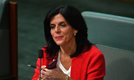 Julia banks