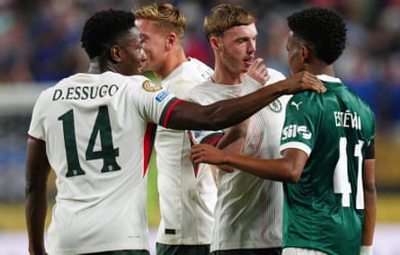 Estêvão talks to Chelsea’s Cole Palmer, Dário Essugo and Liam Delap after the Club World Cup quarter-final.