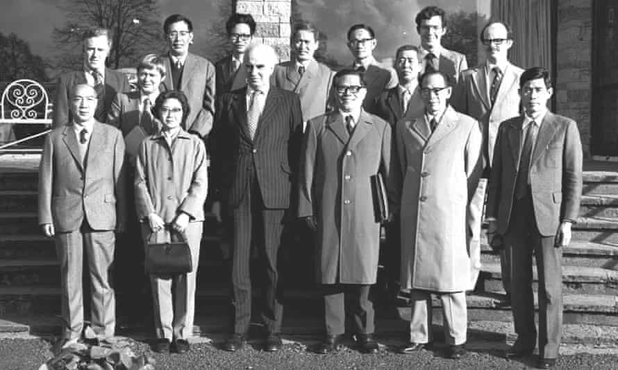 Jiang Zemin (front row, third from right) pictured on his visit to Shannon 1980.
