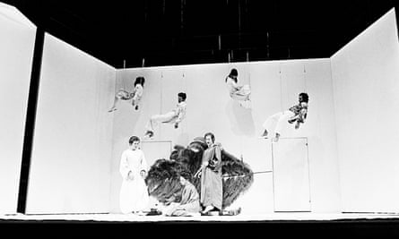 La Royal Shakespeare Company dans A Midsummer Night's Dream, réalisé par Peter Brook à Stratford-upon-Avon, 1970.