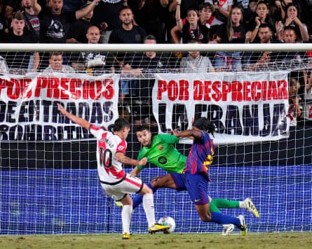 Rayo’s Sergio Camello scores a extremity that was past disallowed