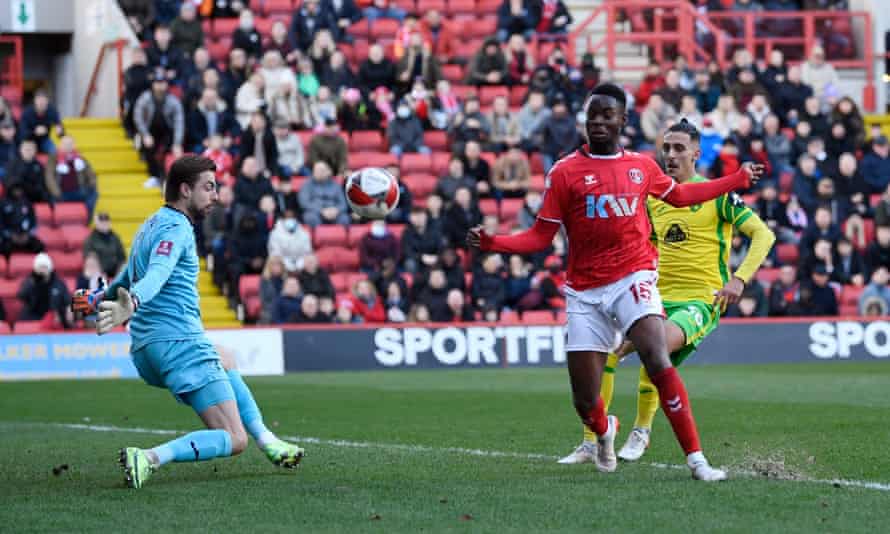 Charlton’s Jonathan Leko misses a chance against Norwich
