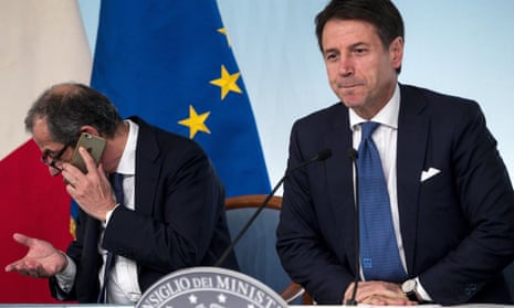 The Italian finance minister, Giovanni Tria (left) with PM Giuseppe Conte on Wednesday.