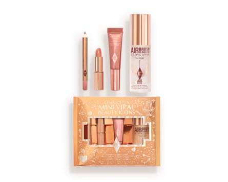 CHARLOTTE’S MINI VIRAL BEAUTY ICONS TRAVEL SIZE MAKEUP KIT