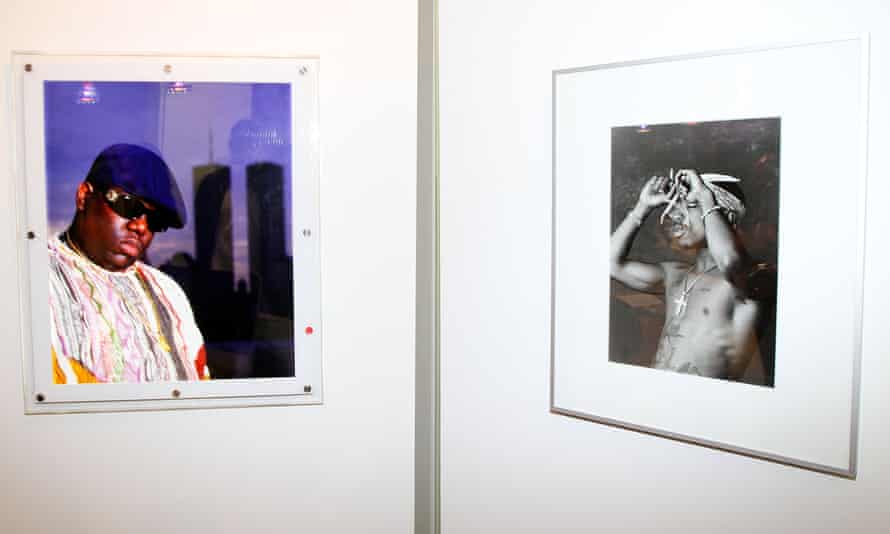 Fotografías de Biggie y Tupac tomadas por Chi Modu en una exposición de su trabajo en Smile Gallery en 2012.