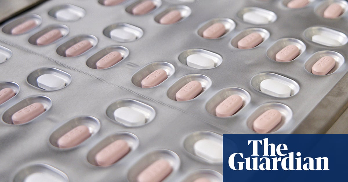 UK medicines regulator approves Pfizer’s ‘life-saving’ Covid pill