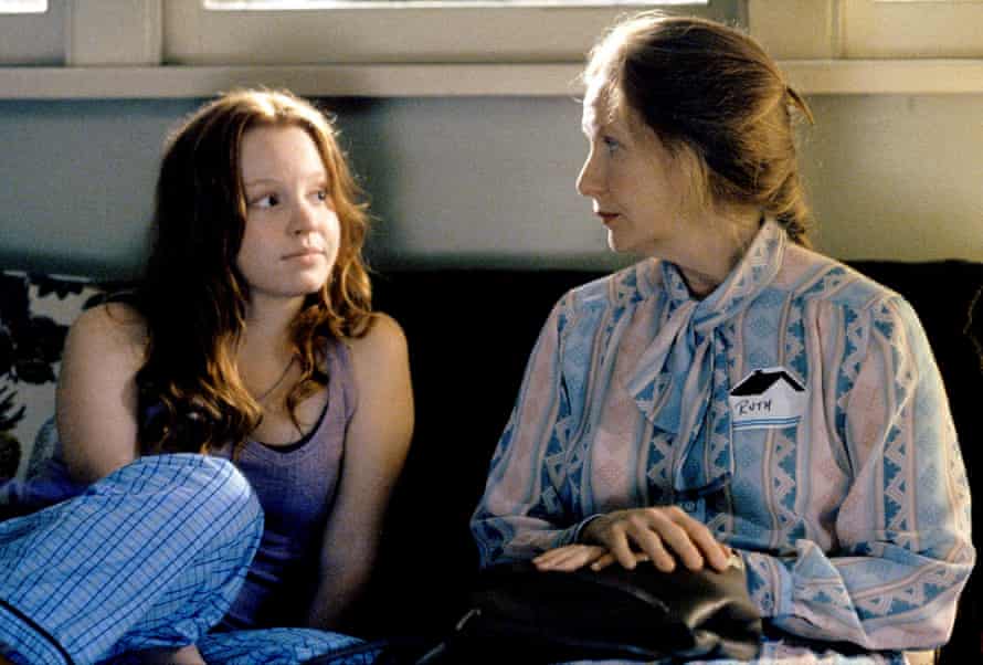 Lauren Ambrose, left, and Frances Conroy are shown in a scene from HBO’s Six Feet Under