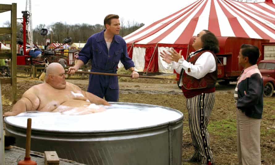 Bruce Snowden, Ewan McGregor y Danny DeVito en Big Fish.
