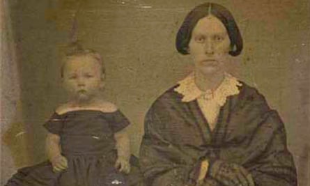 A mother and child photographed on a whole plate daguerreotype.