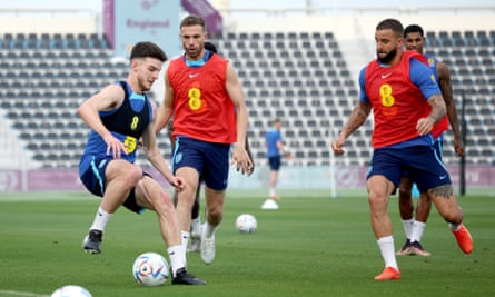Jordan Henderson (second from left) in training with England.