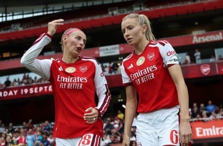 Chloe Kelly and Leah Williamson walk out for the second half during the WomenâÂÂs Super League match between Arsenal and Crystal Palace