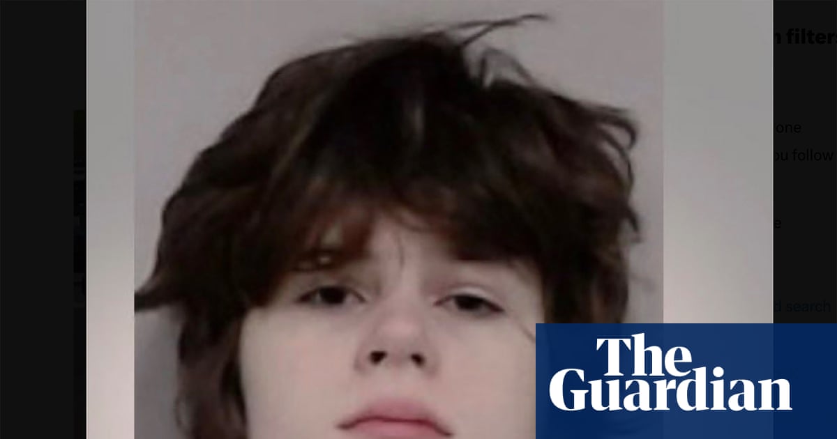 Illinois man arrested over alleged plot to carry out mass shooting, police say