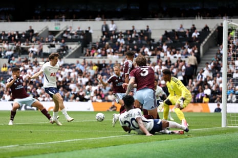 Conor Gallagher finally finds the back of the net for Spurs.