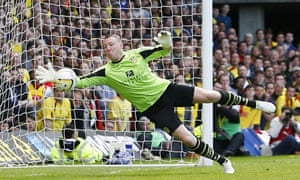 Paddy Kenny playing for Leeds at Watford in May 2013