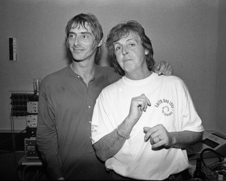 Paul Weller and Paul McCartney at Abbey Road Studios during the recording of Help in 1095.