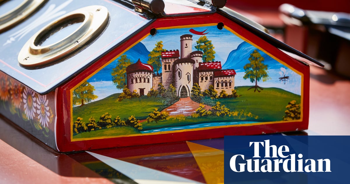 Deepwater Horizon clean-up workers fight to prevent ... Canal boat painting – in pictures | Art and design | The ...